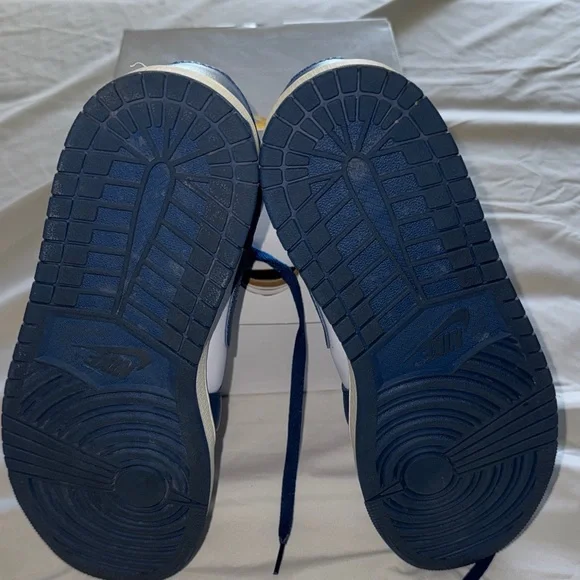 Women’s Air Jordan Blue and Red High-Top Sneakers - Picture 7 of 9